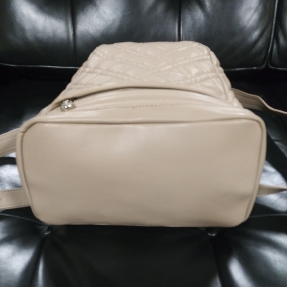 Steve Madden | NEW Quilted Backpack Tan - Picture 6 of 8
